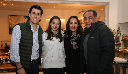  Alberto Kasis, Bárbara Mejía, Silvia y Gerardo Chevaile.