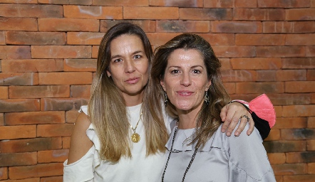  Marcela Torres y Sofía Rueda.