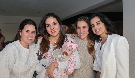  Isa López, Fer Castillo, Daniela Llano, Anilú Enríquez y Sofía Guerra.