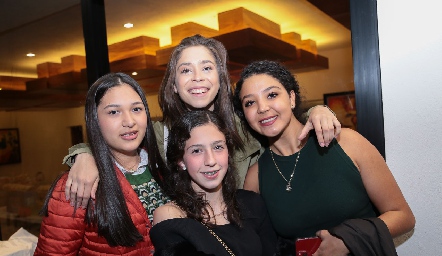  Ana Cris Almazán, Ale Martínez, Romina Gaviño y Mari Jo Flores.