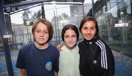  Oliver, Constanza y Vale.