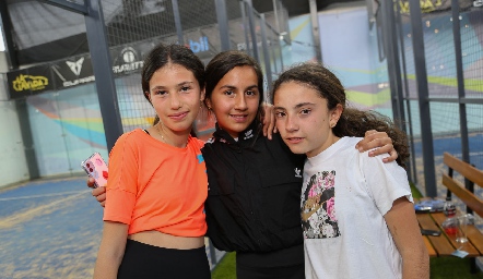  Regi, Valentina y Pía.