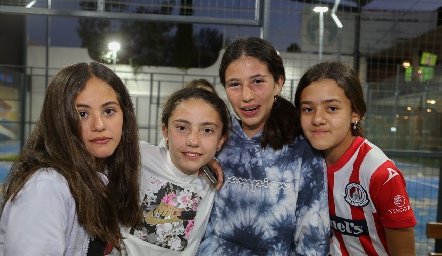  Sofía González, Pía Quibriera, Valeria y Vale Fernandez.