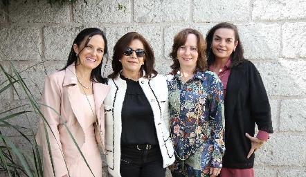  Alejandra Gutiérrez, Silvia Sánchez, Adriana Díaz Infante y Becky Molina.