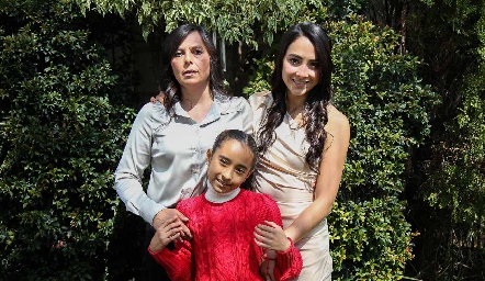  Mónica Zamarrón, Fernanda Gouyonnet y Ximena Gouyonnet.