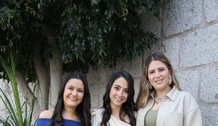 Sofía Cabrera, Fernanda Gouyonnet y Lourdes Robles.