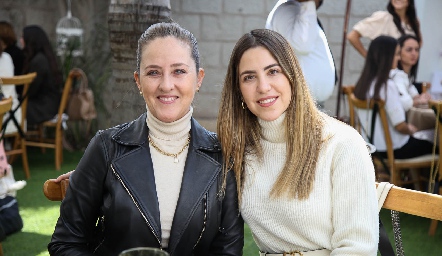  Lourdes Gutiérrez y Paulina Robles.