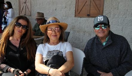  Fátima Jhosef, Martha Hernández y Adolfo Villaseñor.
