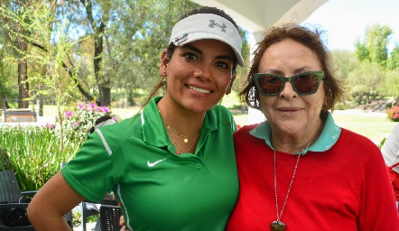 Lynda Estrada y Toyita.