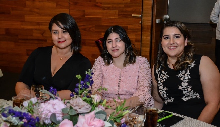 Estefanía Escalera, Mariana Olvera y Priscila Azuara.