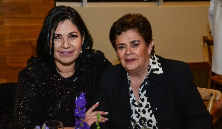  Lourdes Montemayor y Rigel Salazar.