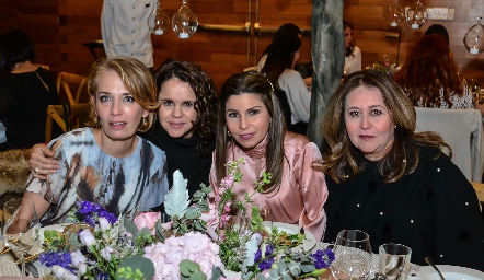  Verónica Dávalos, Alma Goldaracena, Gaby Goldaracena y Mayte de la Torre.