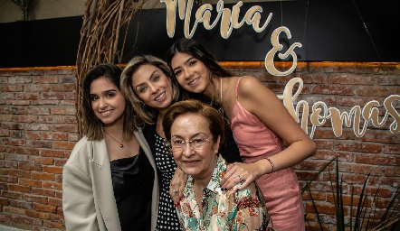  Sofía Garfias, Martha Pría Kapetanis, Martha Elena Gutiérrez y Natalia Garfias.