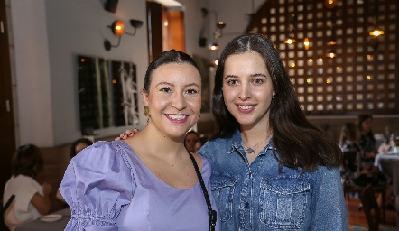  Ana Gómez y Renata Castillo.