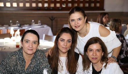  Cecilia Hernández, Claudia Altamirano, Cecilia Ponce y Daniela Calderón.