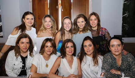 Ceci Ponce, Yolanda Puga, Yolis Navarro, Sigrid Werge, Betilú Sánchez, Daniela Carderón, Vero Malo, Ana Paula Gutiérrez, Claudia Altamirano y Ceci Hernández.