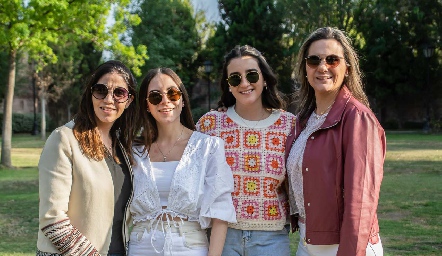 Ana Meade, Andrea Villasana, Claudette Villasana y Claudette Mahbub.