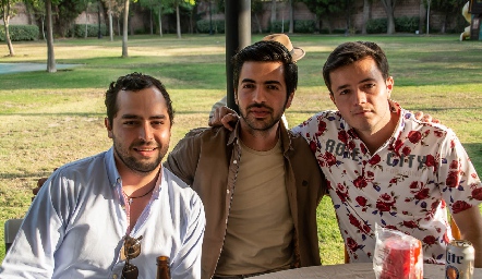 Santiago Maza, Rodrigo Espinosa y Juan Córdova.