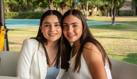  Natalia Téllez y Emelin Feres.