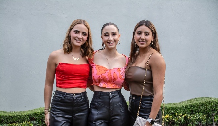 Lorenza Hinojosa, Sofía Oliva y Camila Reyes.