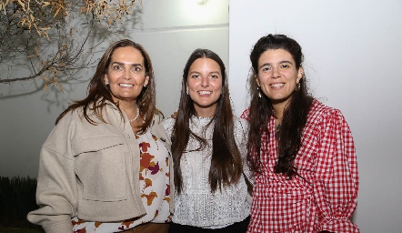  Gabriela Villanueva, Gabriela González y Sofía Cavazos.