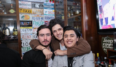  Mateo, Oscar y José Miguel.