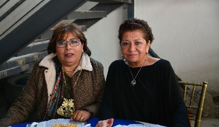  Carmelita Vázquez y Rocío Vázquez Salguero.