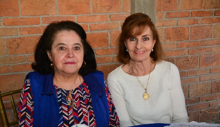  Alicia Gómez Collado y Cristina Andrea.