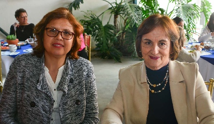 Martha Delgadillo y Magda Garza.