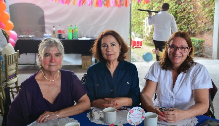  Chiquis, María Antonieta y Cecilia Navarro Buenrostro.