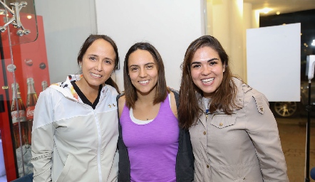  Karen Castillo, Bricia Sánchez y Juli Valle.