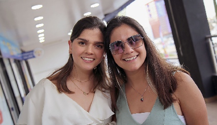  Paty Torres y Natalia Galán.