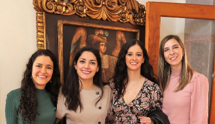  Sofía Cabera, Ale Rojas, Daniela Dávalos y Paulina Solano.