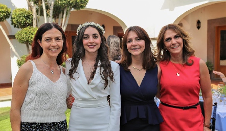  Patricia Araiza, Andrea Vázquez, Mary Araiza y Tichis Araiza.