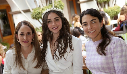  Gaby Ponce, Andrea Vázquez y Silvana Escobedo.