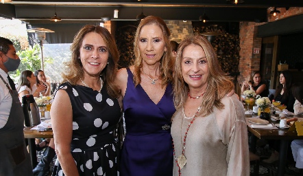  Tichis Araiza, Gaby Mercado y Lorenza Gutiérrez.