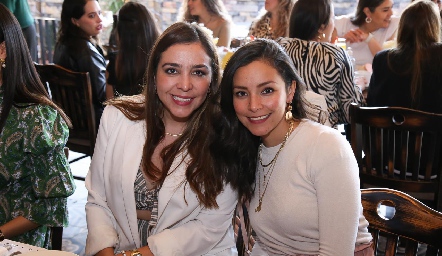  Karla Mercado y Alexandra Mercado.