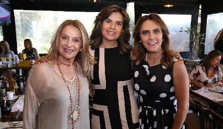   Lorenza Gutiérrez, Marissa Mercado y Tichis Araiza.