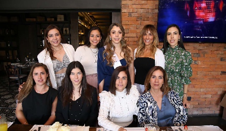  Bienvenida a la familia para Ana María Hernández.