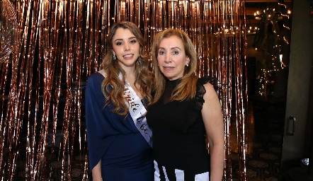  Ana María Hernández y su mamá Ana María Medellín.