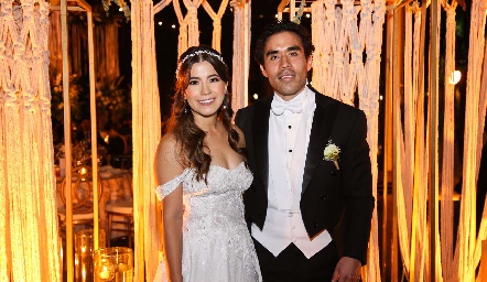 Ivette Manzanilla y Jonathan Alonso Loredo ya son esposos.