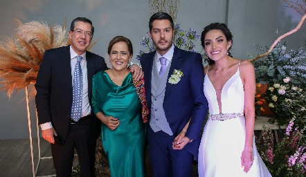  Alejandro Pérez, Mireya Martínez, Juan Carlos y Paola.