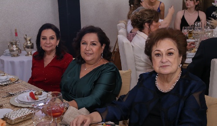  María Cristina Zepeda, Rosalinda Zepeda y María Teresa Espinosa.