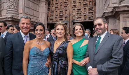  Carlos Rojas, Niuris Ares, Leticia Rojas, Isabel Rojas y Arturo Barrera.