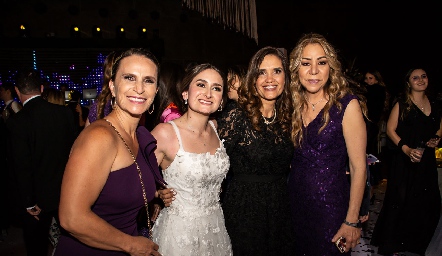  Erika Hayes, Priscila Medlich, Alejandra Martínez y Claudia Hermosillo.