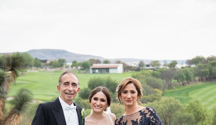  José Medlich, Priscila Medlich y Mónica Leal.