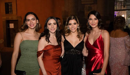  Rosana Rendón, Paulina Kuri, Valeria Chapa y Valeria González.