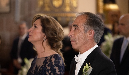  Mónica Leal y José Medlich, papás de Priscila.