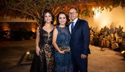 Daniela Elías, Claudia Leal y José Jorge Elías.