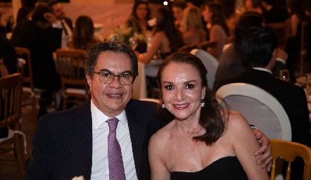  Arturo Gómez y Guadalupe Alvarado.